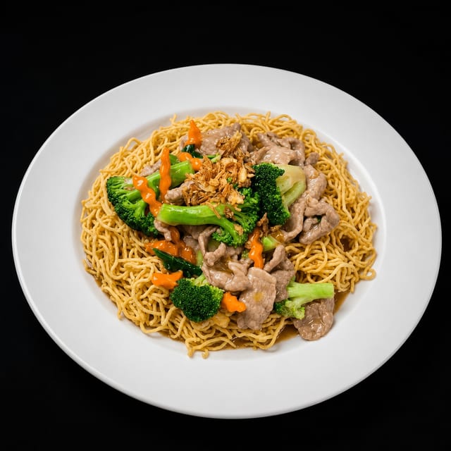 Lad Na with Crispy Egg Noodles.